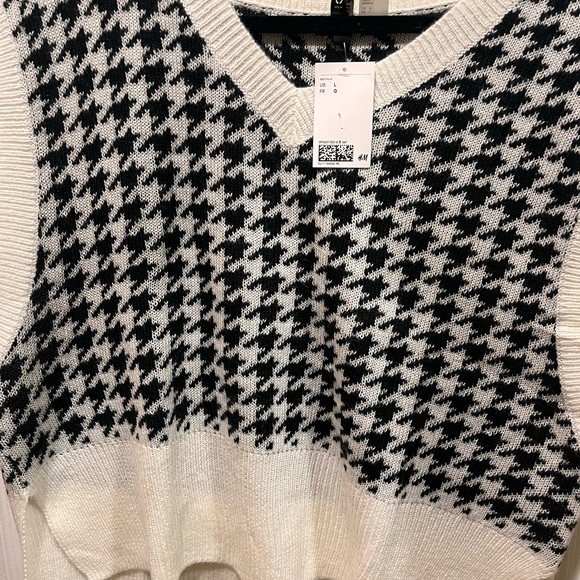 NWT Cable-knit Sweater Vest w OS Houndstooth Check print. Large - Picture 2 of 5